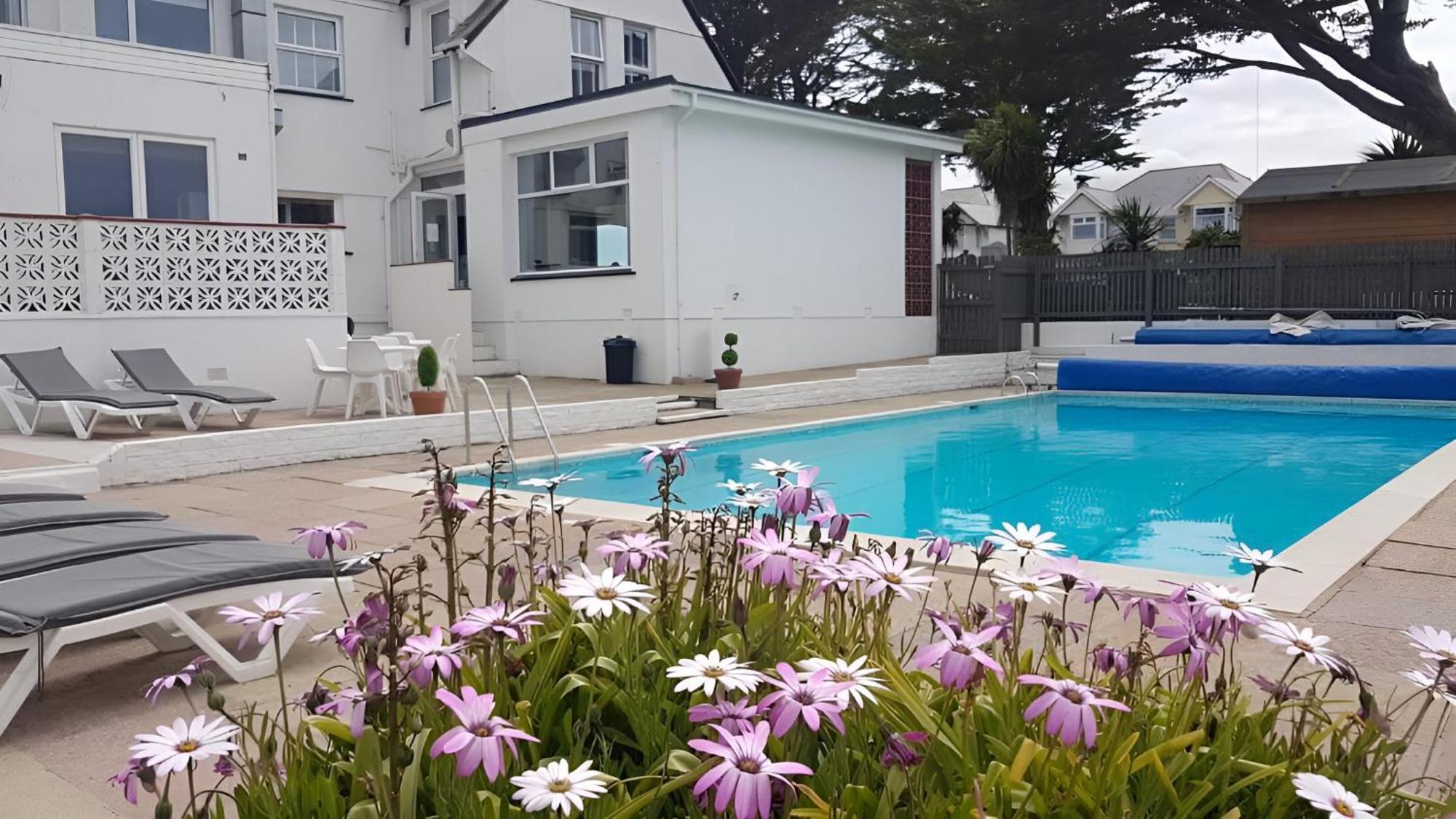 Pine Lodge Newquay  Bagian luar foto